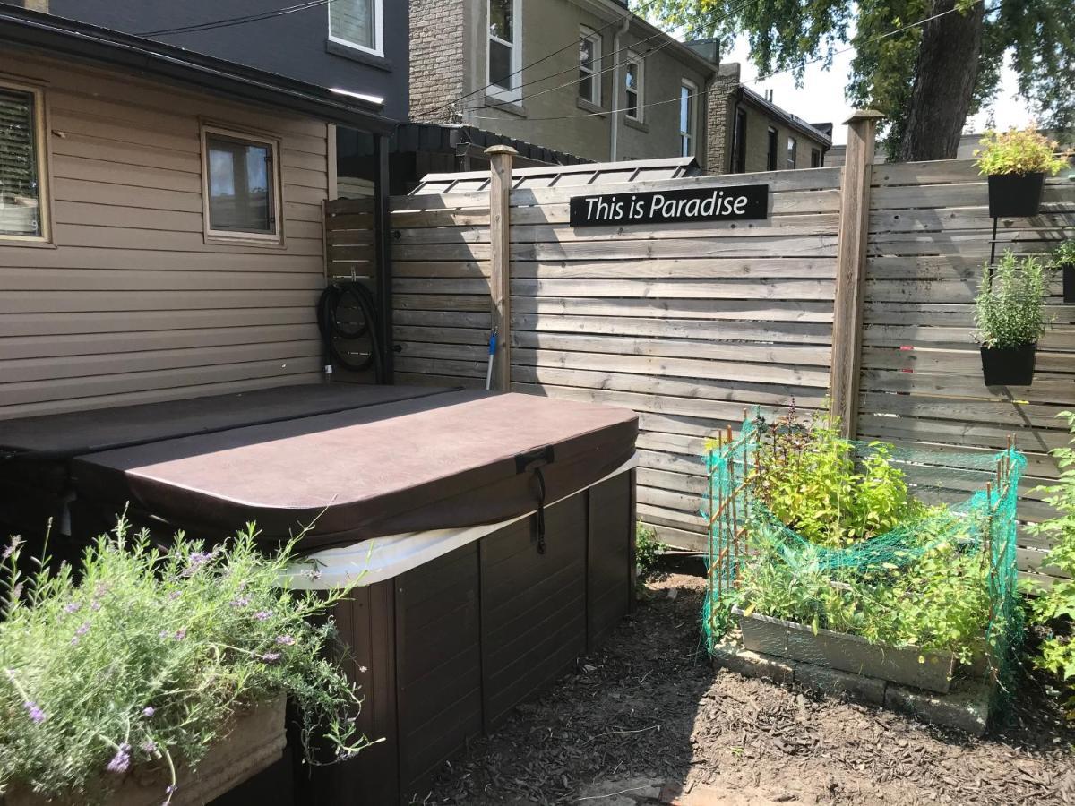 Love-Nest With Private Hot Tub Toronto Exterior foto